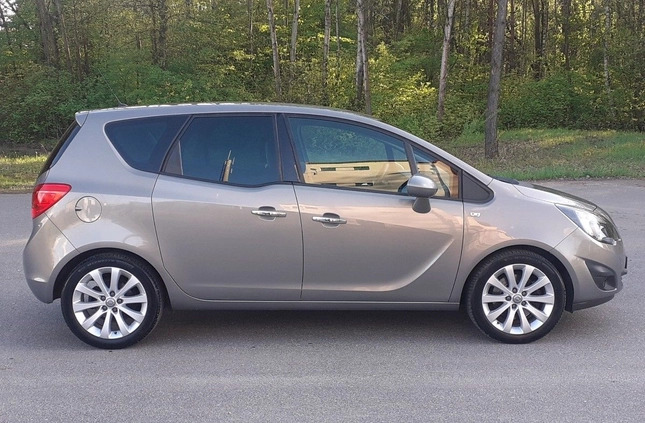 Opel Meriva cena 29900 przebieg: 61000, rok produkcji 2012 z Krzeszowice małe 466